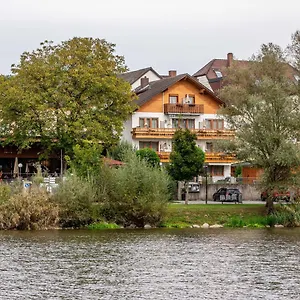 Guest house Landgasthof Moser & Restaurant Bootshaus, Windorf (Passau)