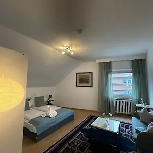 https://dachwohnung-am-rhein-neben-die-schokoladenmuseum.topcolognehotels.com