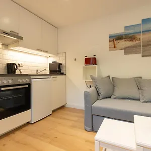 https://neue-zentrale-souterrain-wohnung-24h-self-check-in.hamburg-hotels-de.com